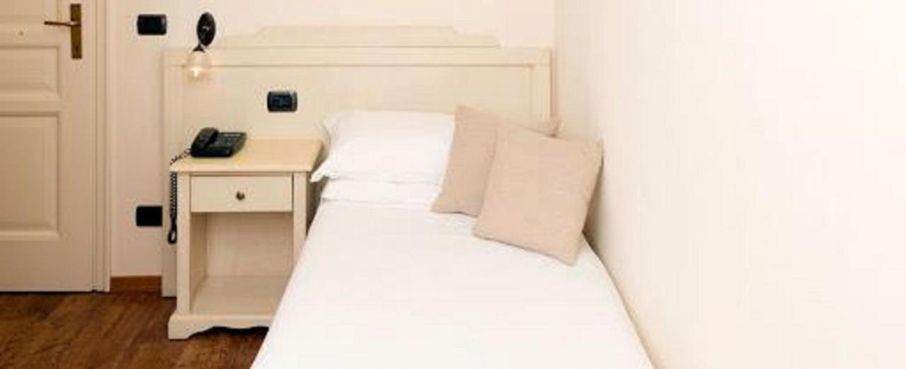 Yes Hotel Touring & Spa Rimini Esterno foto