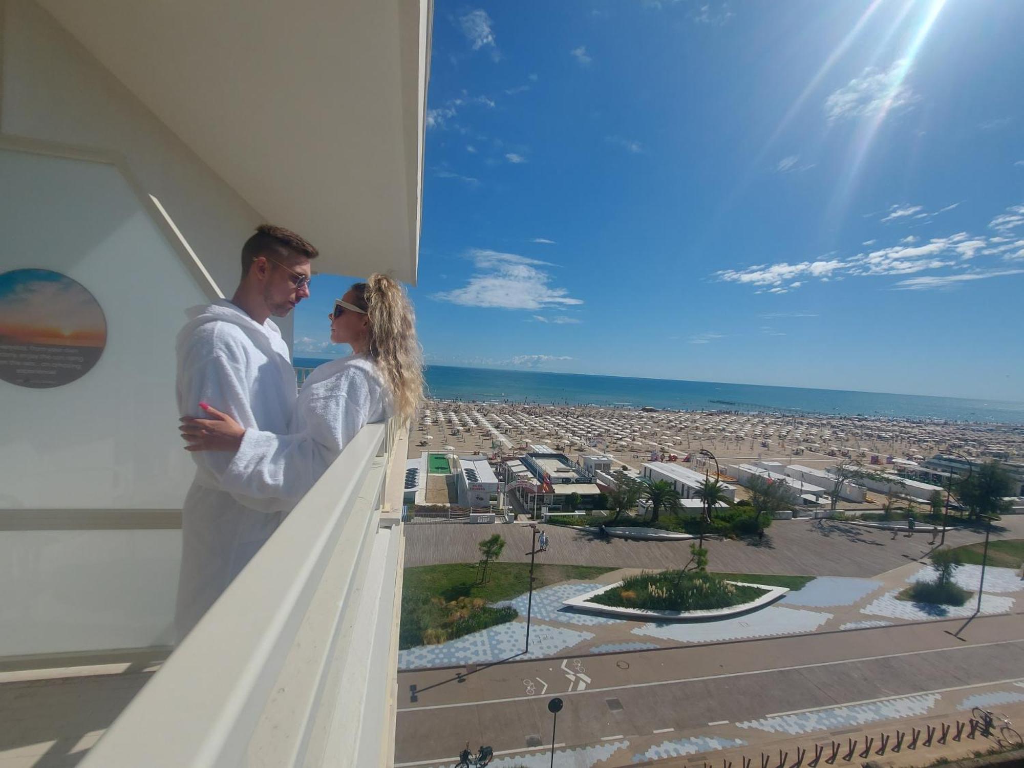 Yes Hotel Touring & Spa Rimini Esterno foto