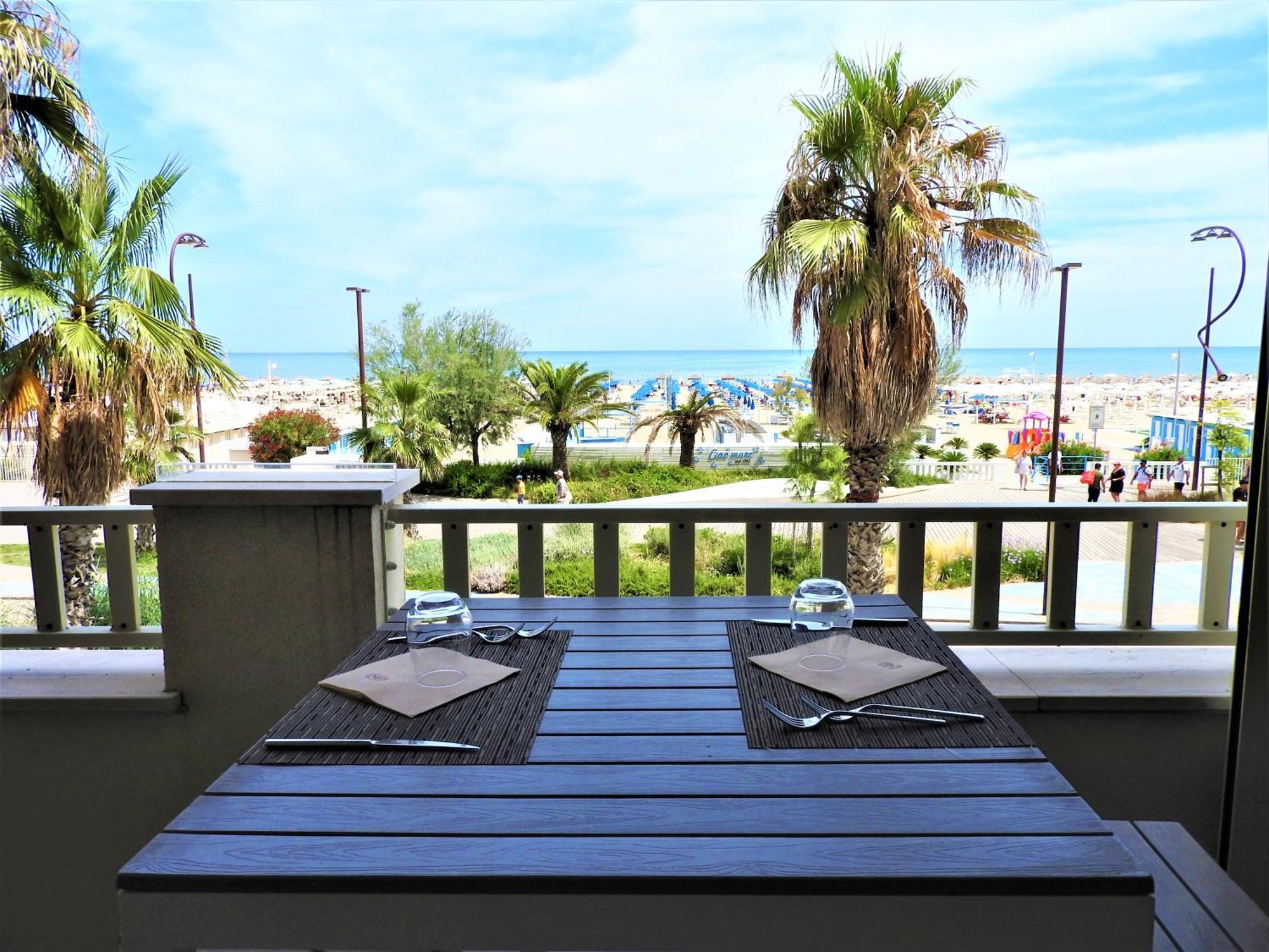 Yes Hotel Touring & Spa Rimini Esterno foto