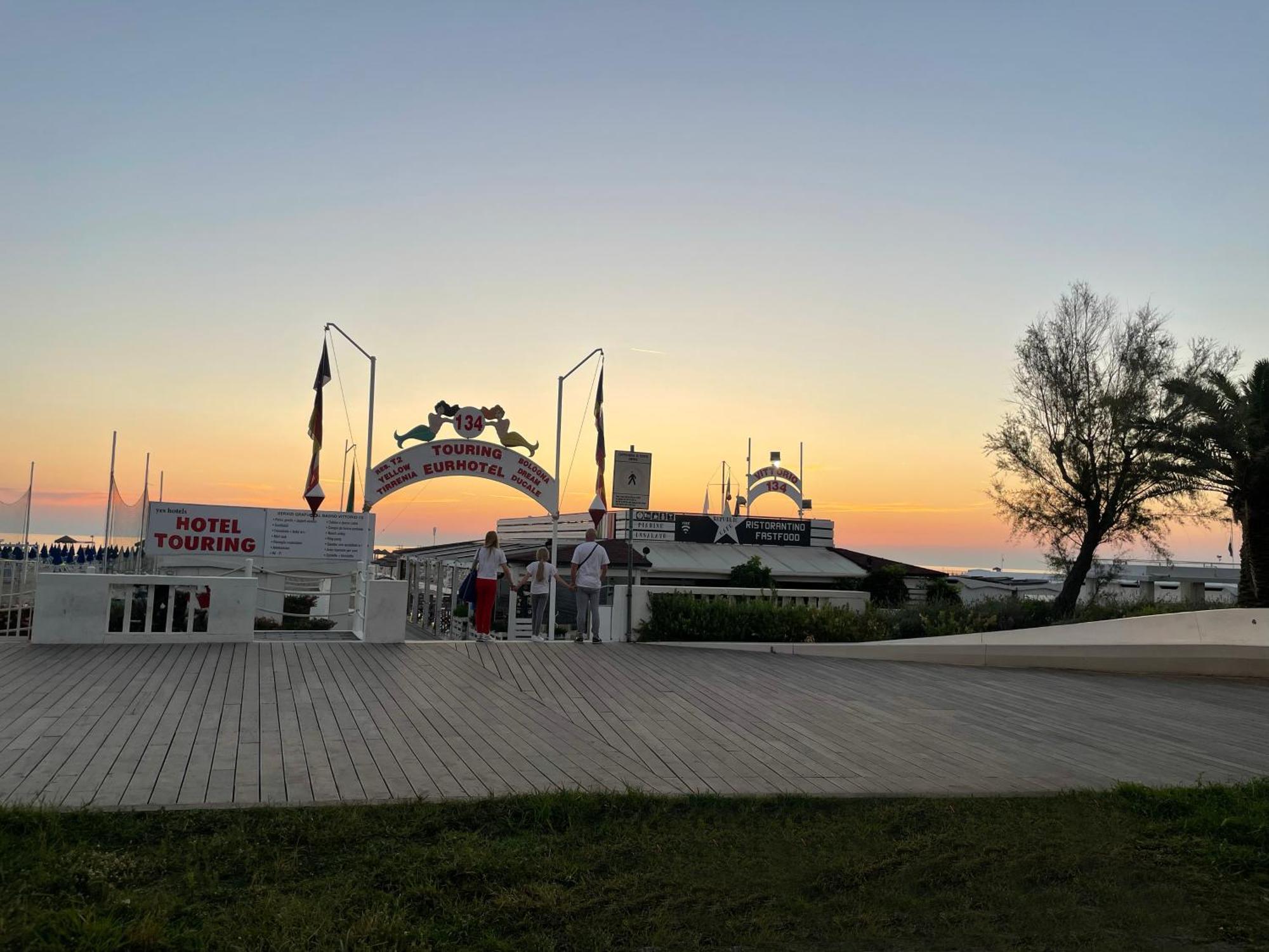 Yes Hotel Touring & Spa Rimini Esterno foto