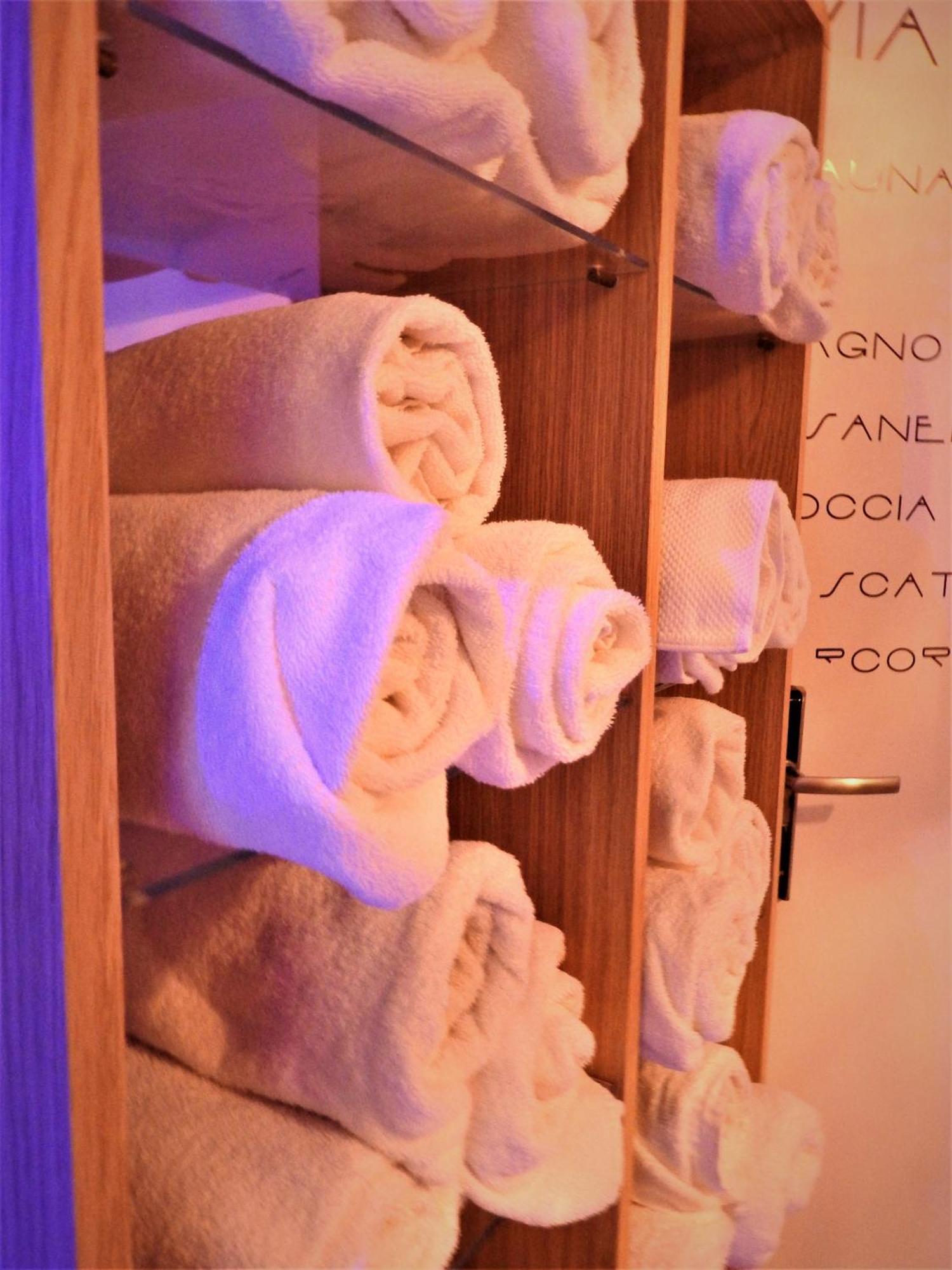 Yes Hotel Touring & Spa Rimini Esterno foto