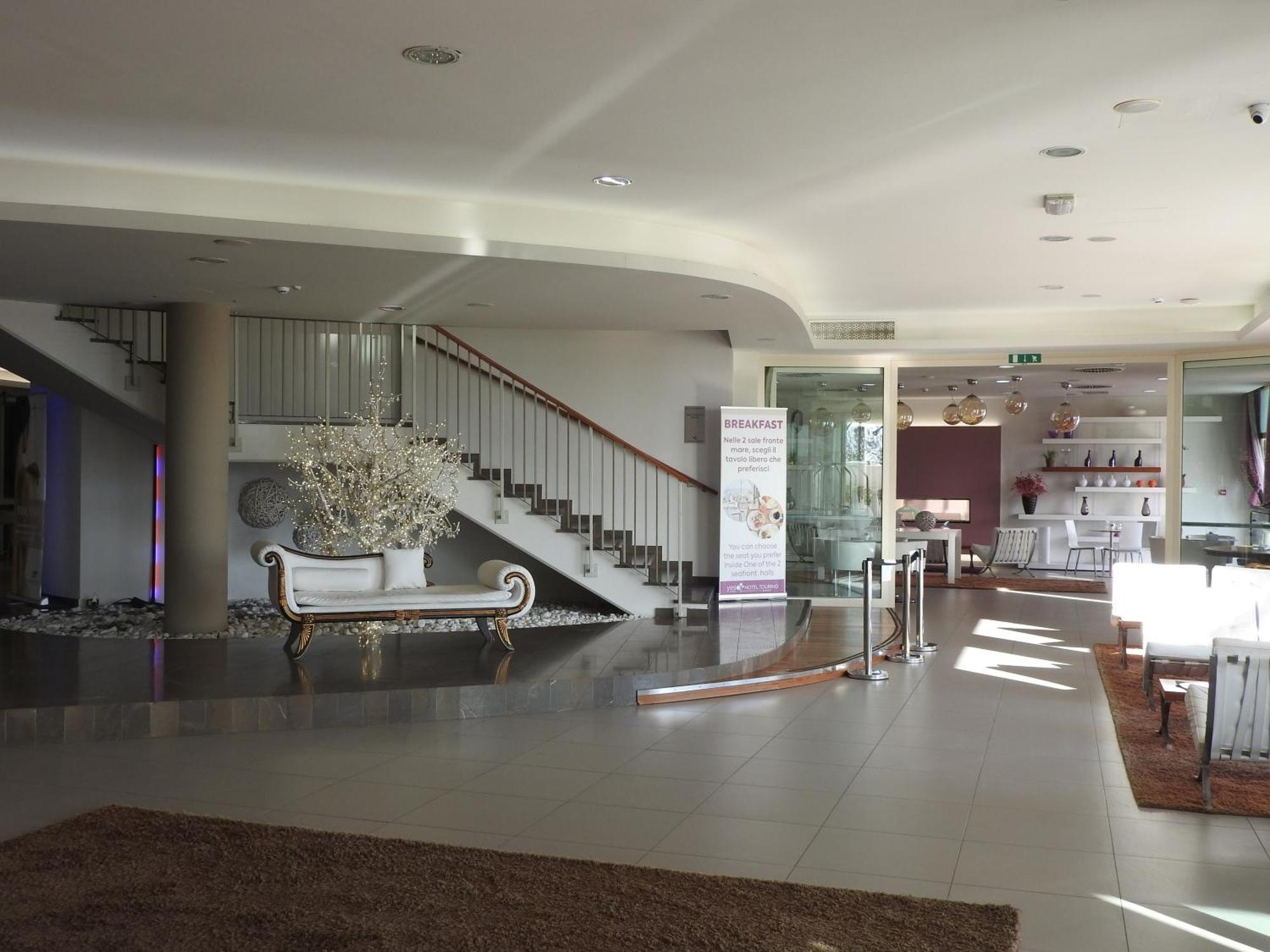 Yes Hotel Touring & Spa Rimini Esterno foto
