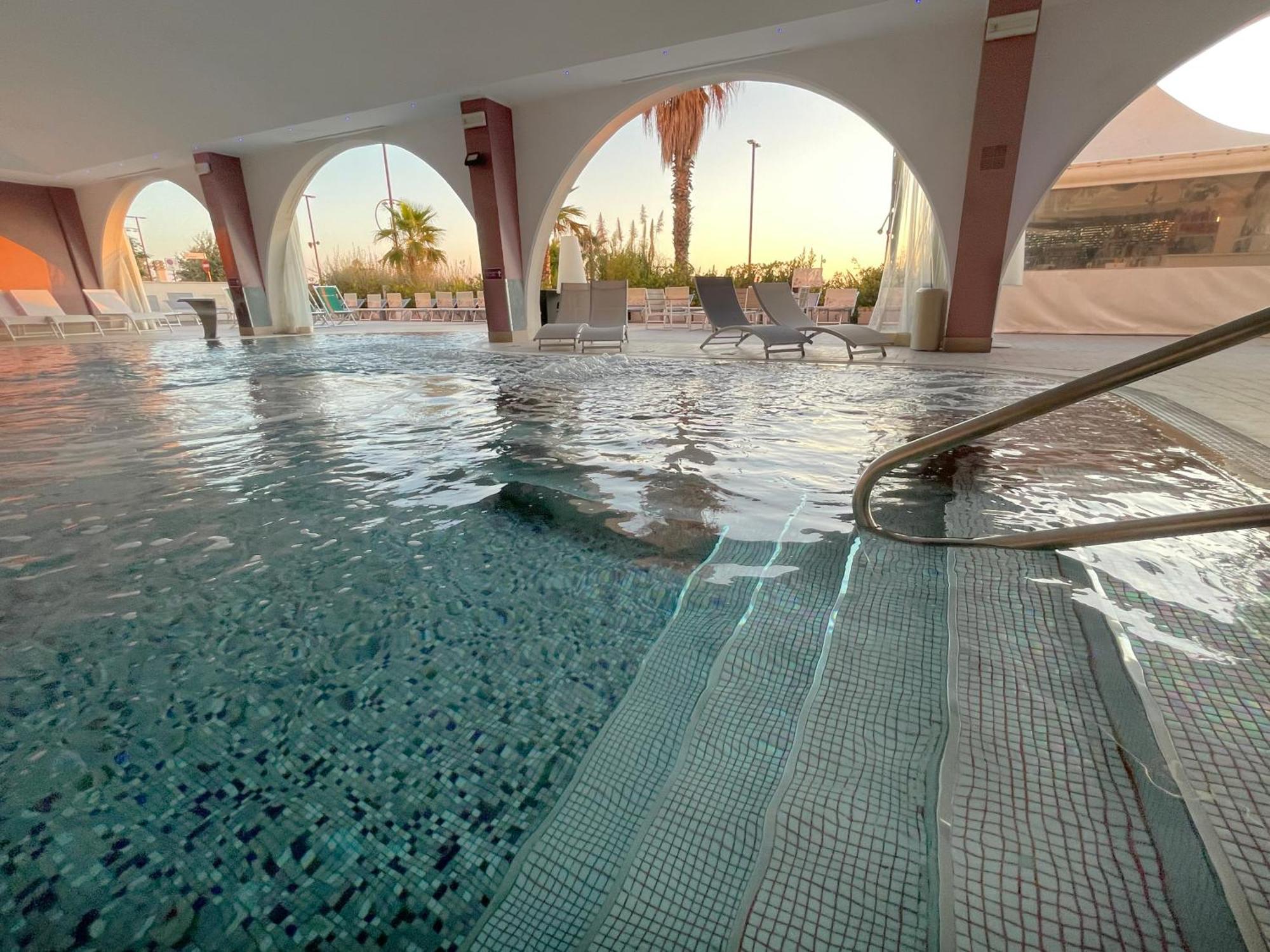 Yes Hotel Touring & Spa Rimini Esterno foto
