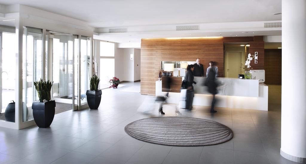 Yes Hotel Touring & Spa Rimini Esterno foto